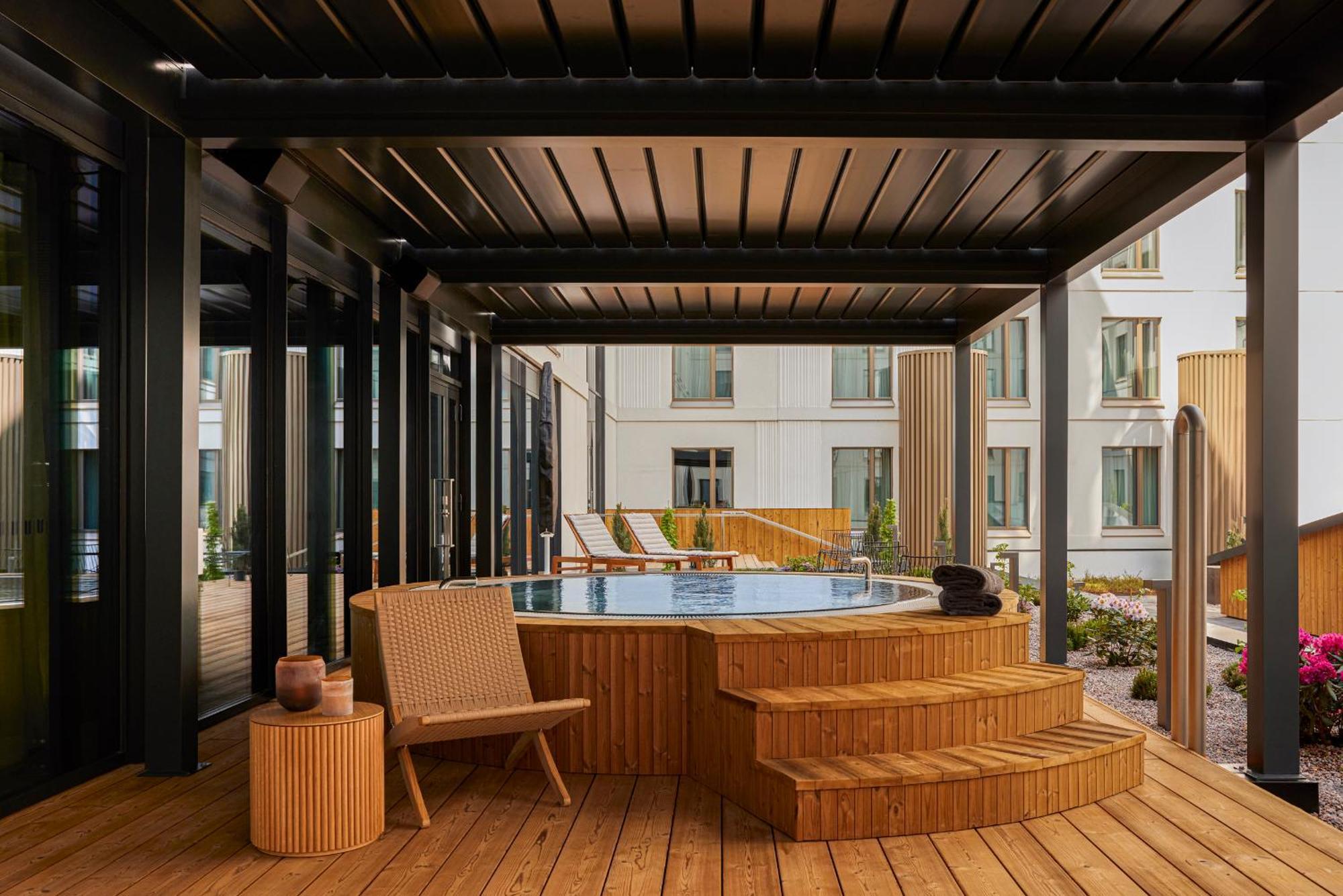 Clarion Hotel Helsinki Airport Vantaa Exterior photo